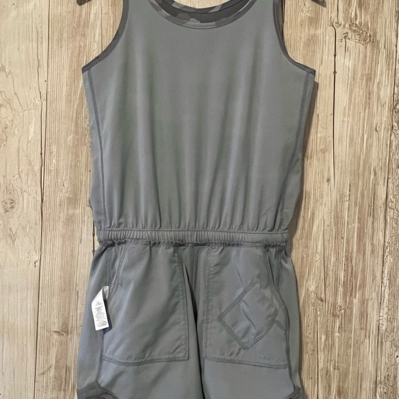 Athleta Girl On The Go Romper Camo - Picture 4 of 4